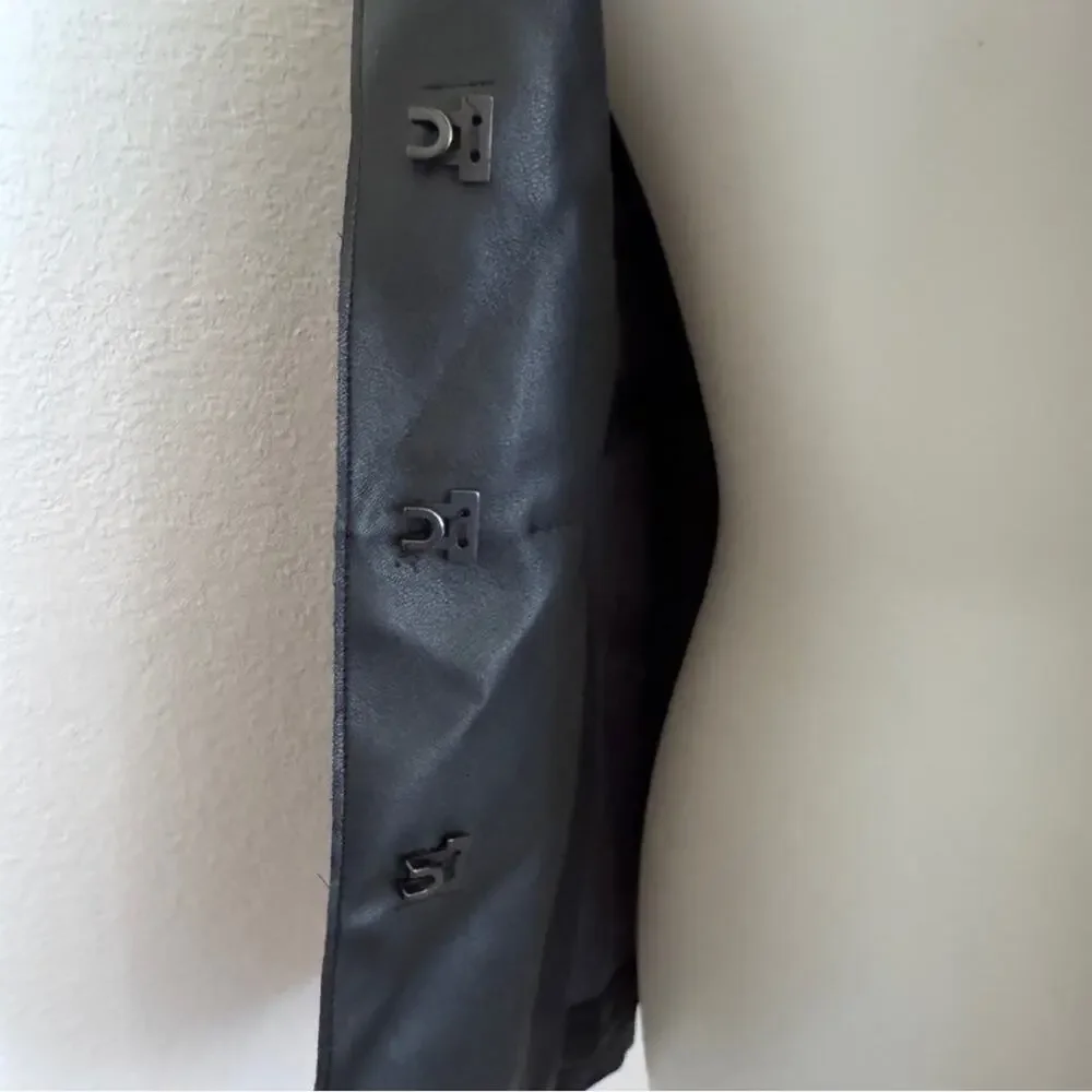 Wolford Black Croco fitted 3 button Blazer In size 6